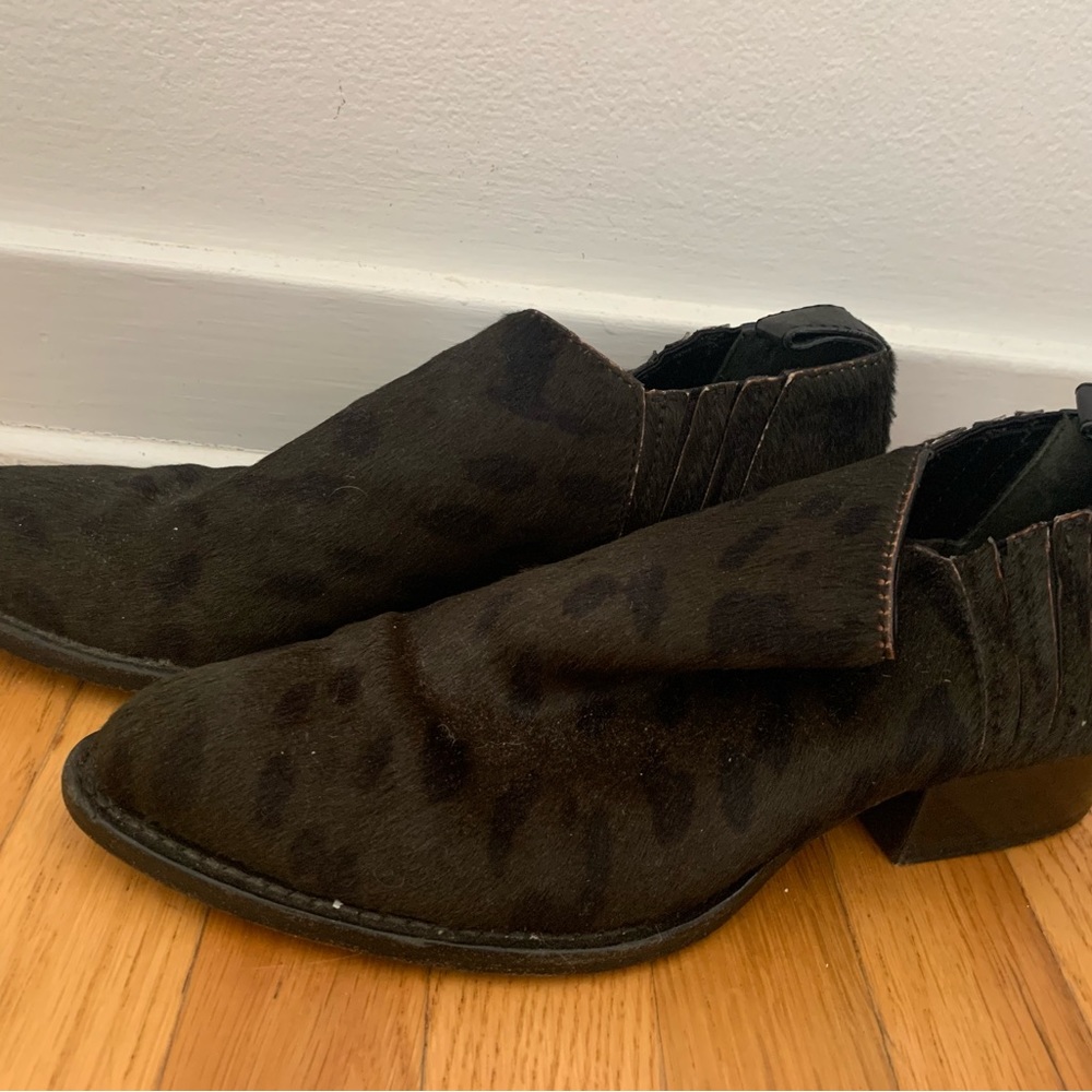 Alexander Wang green Kori suede lift-heel booties size 40